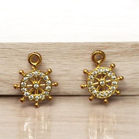 Gold Plated Enamel Strawberry Shaking Attachment - Neon Green