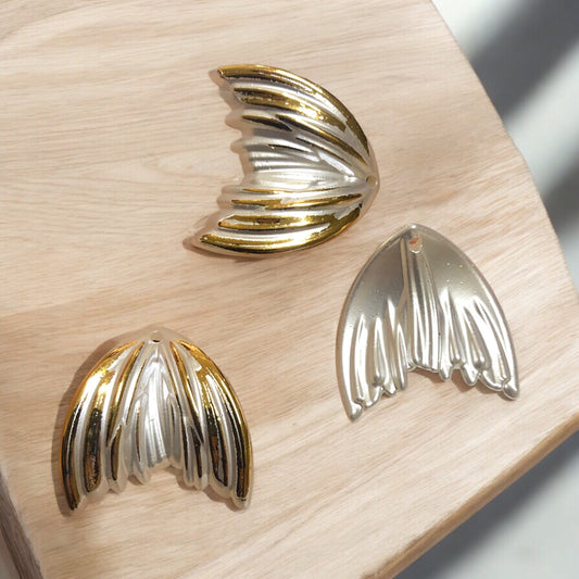 Akrilik Altın Yaldızlı Balina Kuyruğu -1