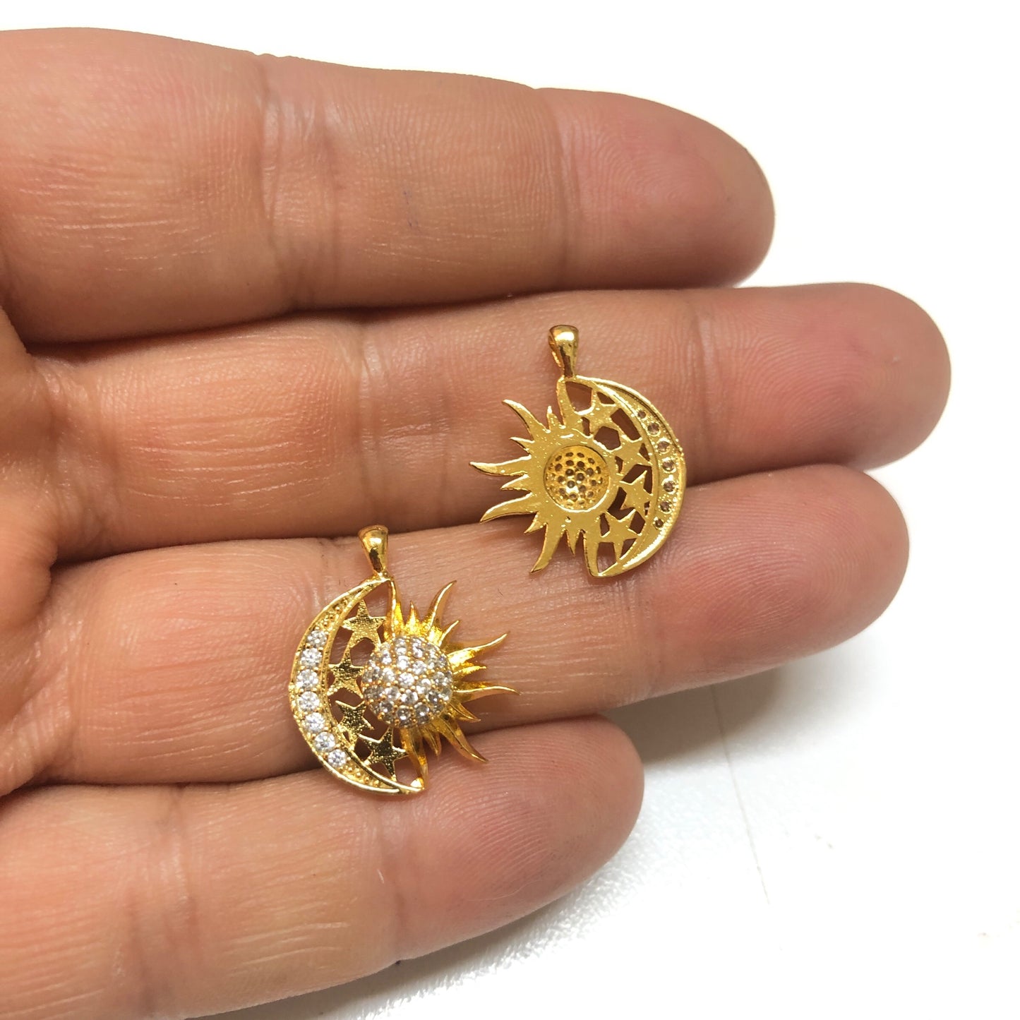 Altın Kaplama Zirkon Taşlı Güneş & Ay Kolye Ucu-1
