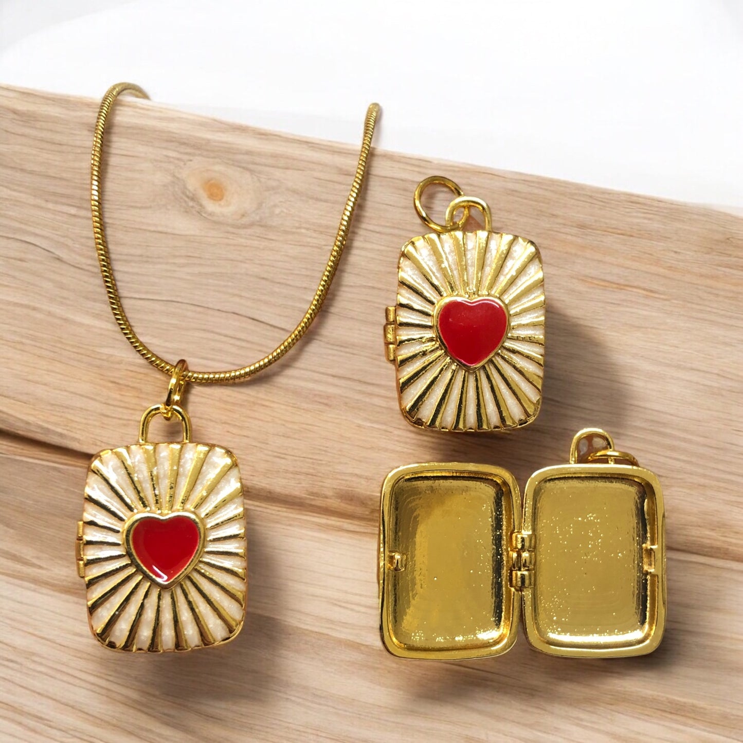 Altın Kaplama Mineli Açılabilir Kalp Kolye Ucu - Sedef