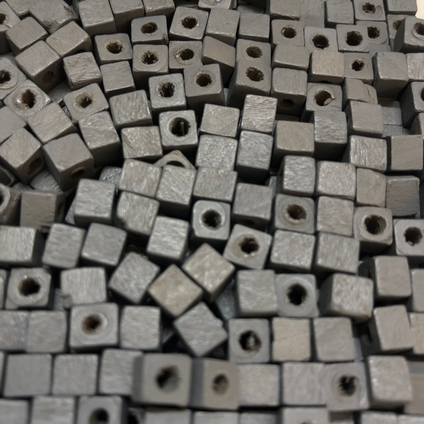 5x5mm Küp Ahşap Boncuk 34- Koyu Gri