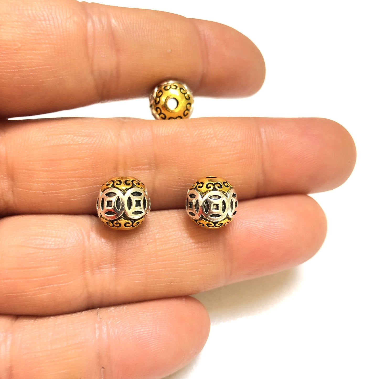 Gold Plated Enamel Strawberry Shaking Attachment - Neon Green