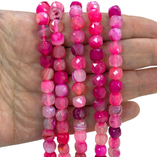 A Kalite Fasetli Pembe Akik Küp – 8mm, Yaklaşık Uzunluk – 33.5cm