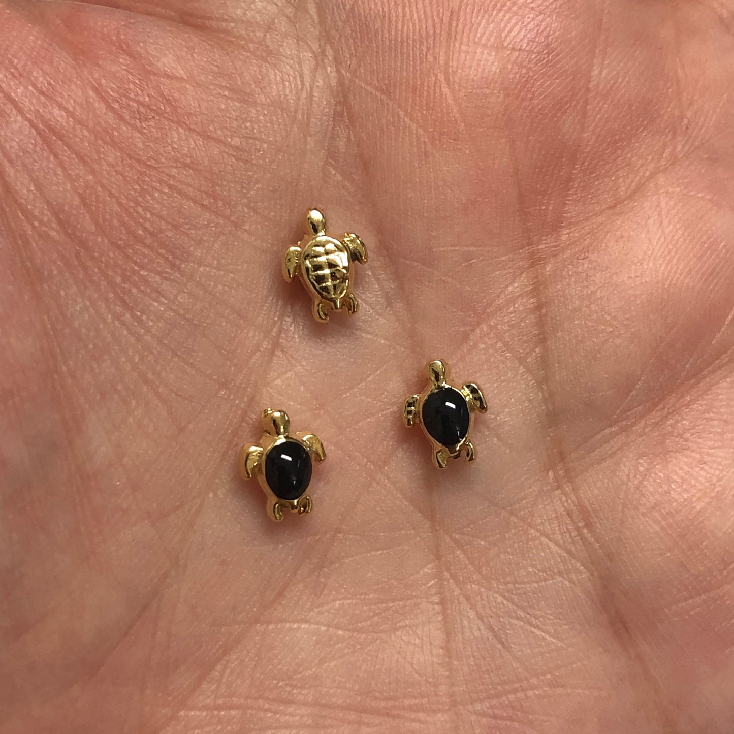 Gold-Plated Enamel Tortoise Divider - White