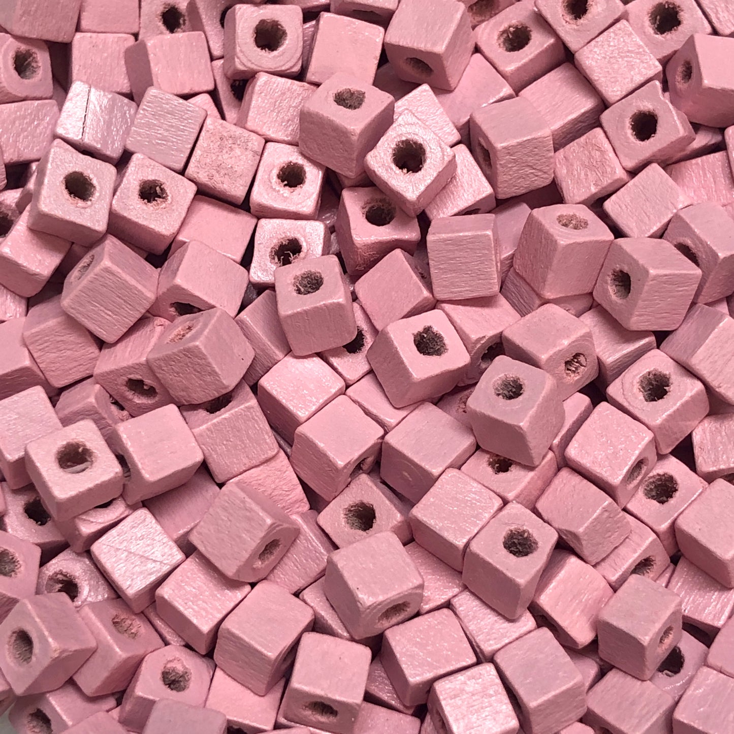 5x5mm Küp Ahşap Boncuk 29 - Şeker Pembe