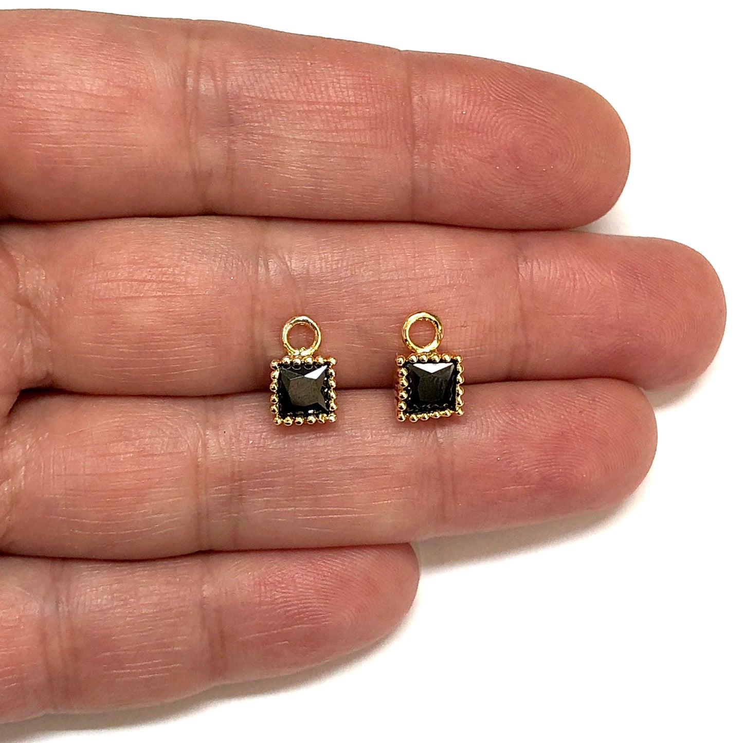 Altın Kaplama Zirkon Taşlı Kare Sallantı - Siyah