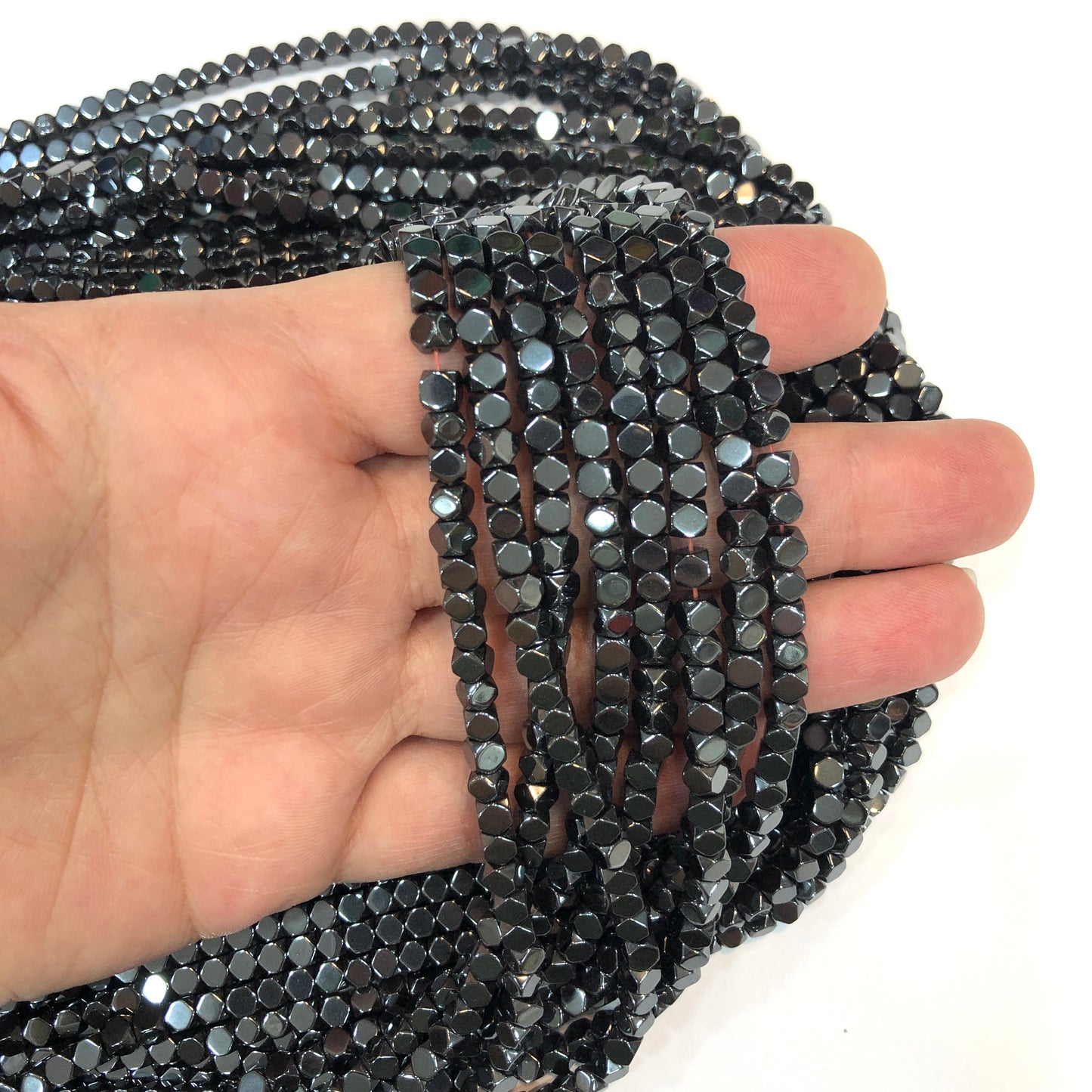 4mm Traşlı Küp Hematit - Antrasit