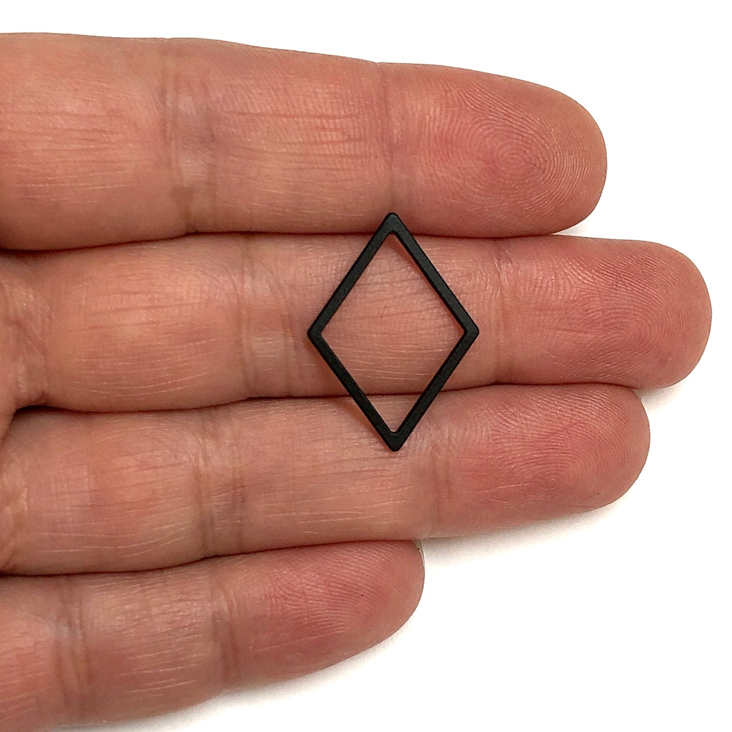 Mat Siyah Kaplama 17x24mm Baklava Aparat