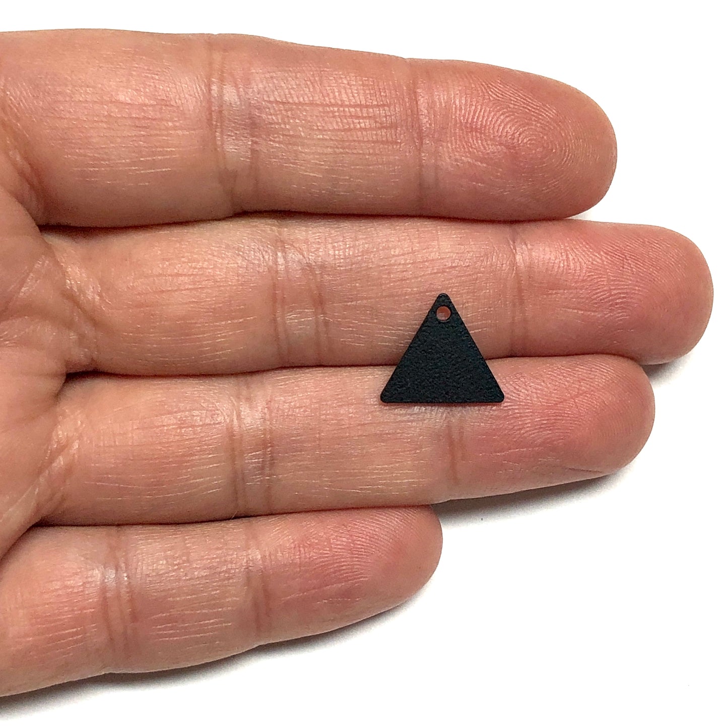 Mat Siyah Kaplama 12x14mm Üçgen Plaka