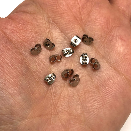 Çelik Küpe Kelebeği