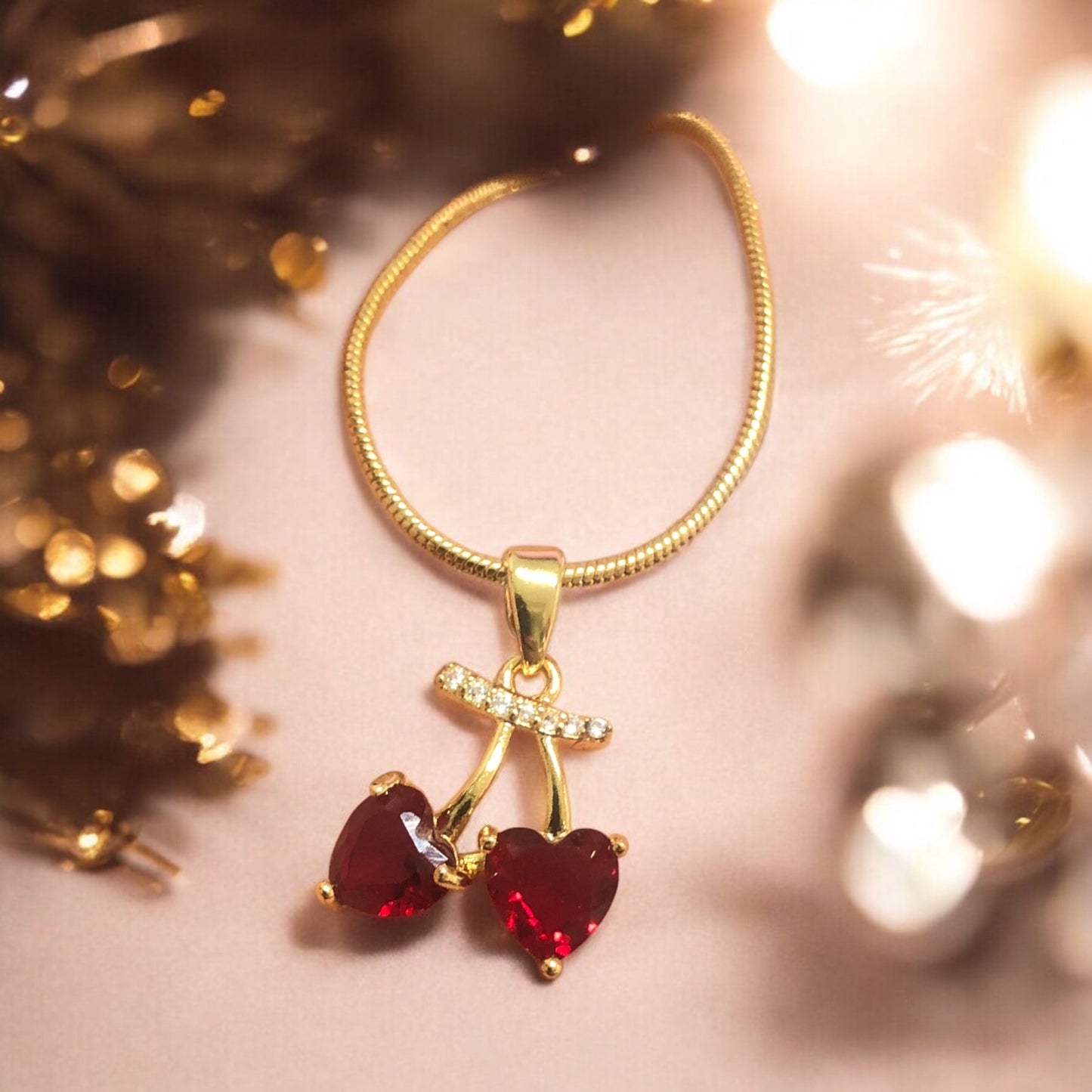 Altın Kaplama Zirkon taşlı Çilek Kolye Ucu