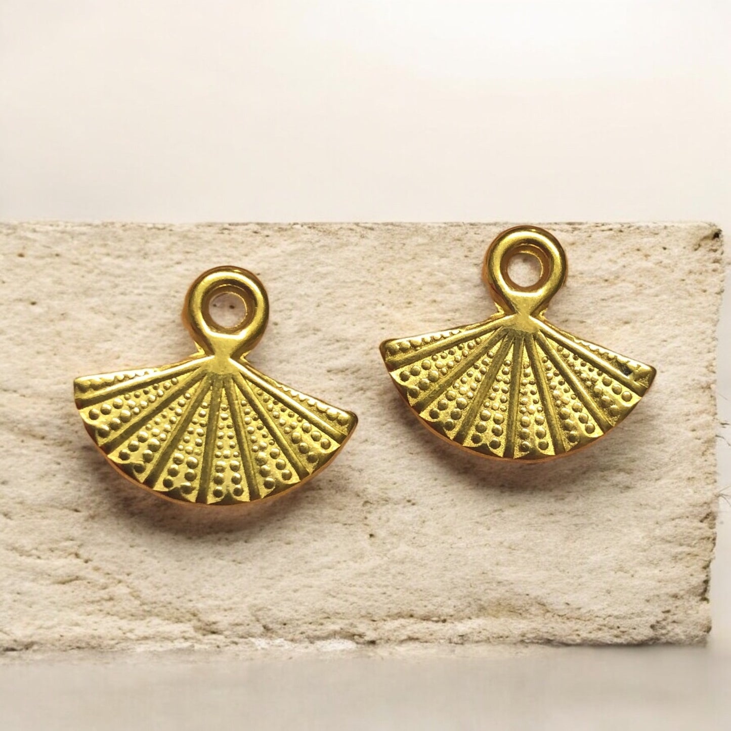 Sarı Çelik Yelpaze Kolye Ucu