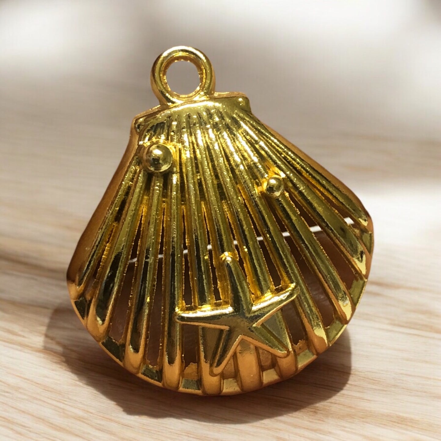 Gold Plated Enamel Strawberry Shaking Attachment - Neon Green