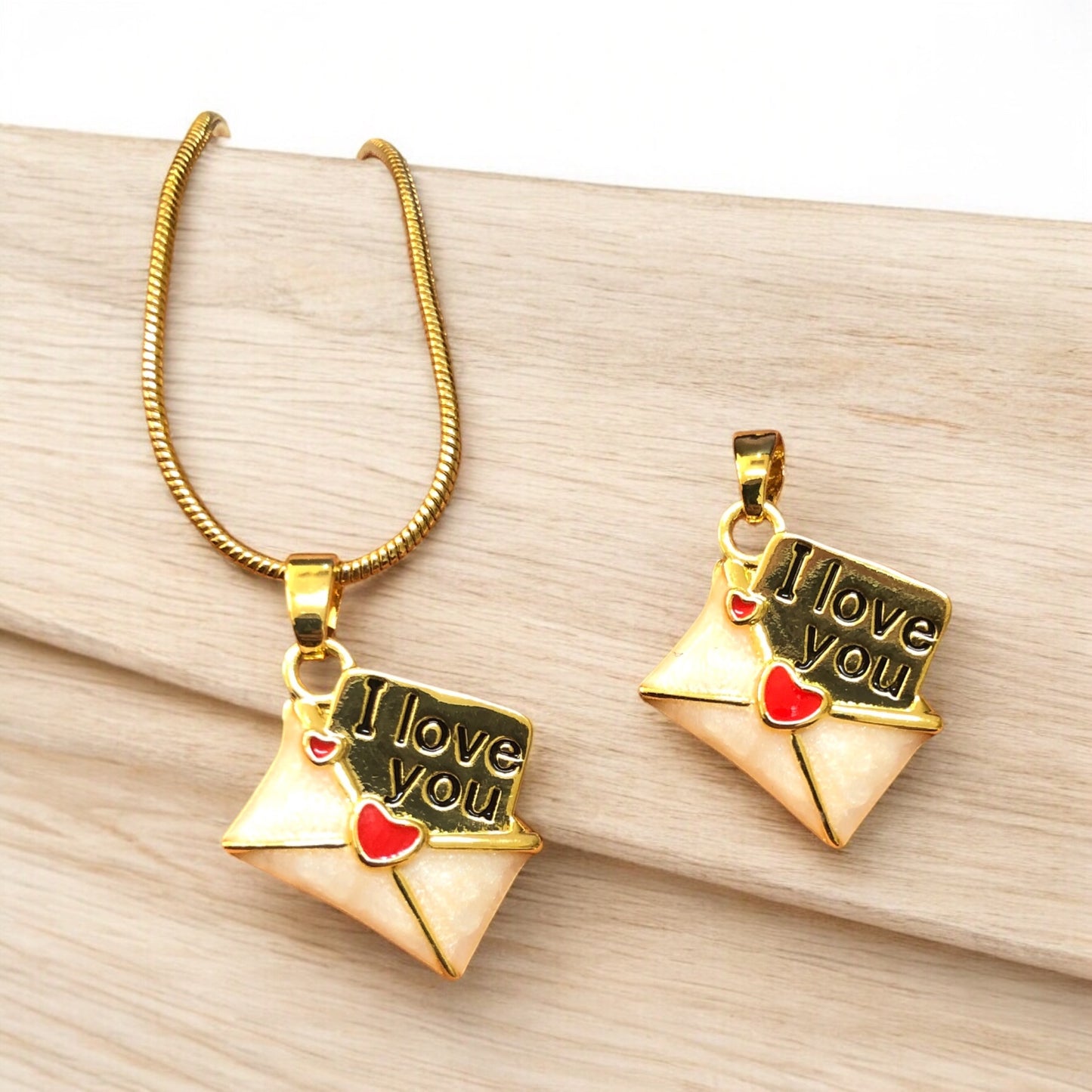 Gold Plated Enamel Strawberry Shaking Attachment - Neon Green