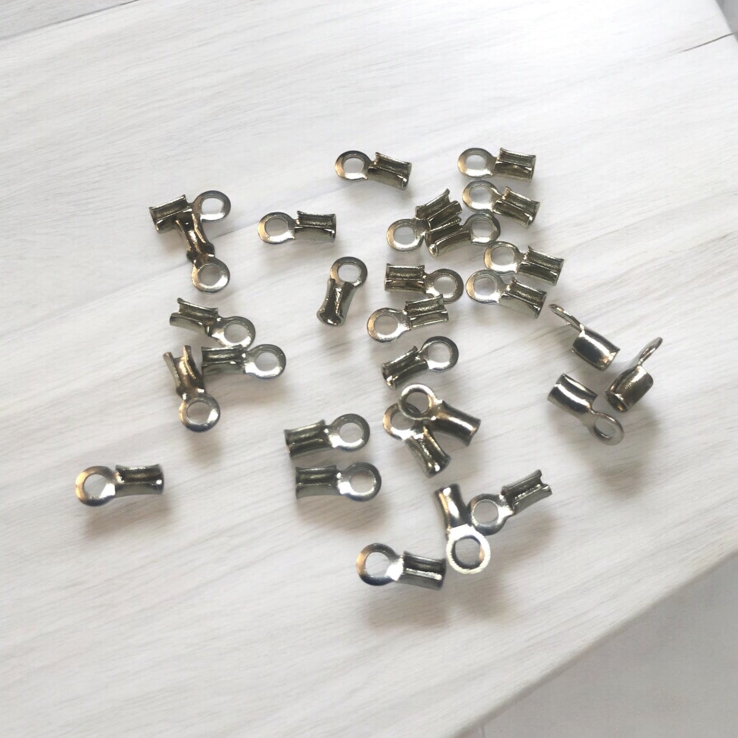 Free Nikel (Gümüş Rengi) Yuvarlak Açık Deri Sıkma Küçük boy (0,8-1mm)