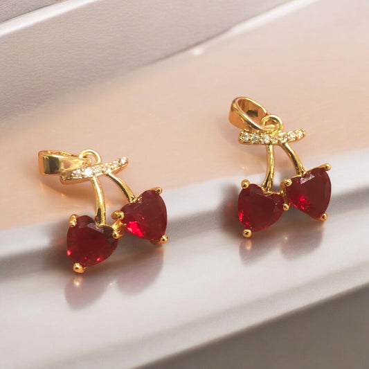 Altın Kaplama Zirkon taşlı Çilek Kolye Ucu