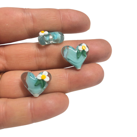 Murano Cam Çiçekli Kalp Mavi (Dik delikli)