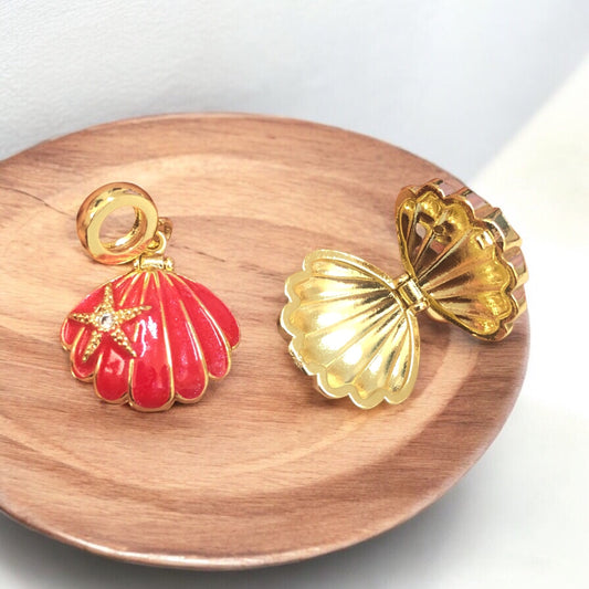 Altın Kaplama Üç Boyutlu Zirkon Taşlı Mineli İstiridye Kolye Ucu-Kırmızı