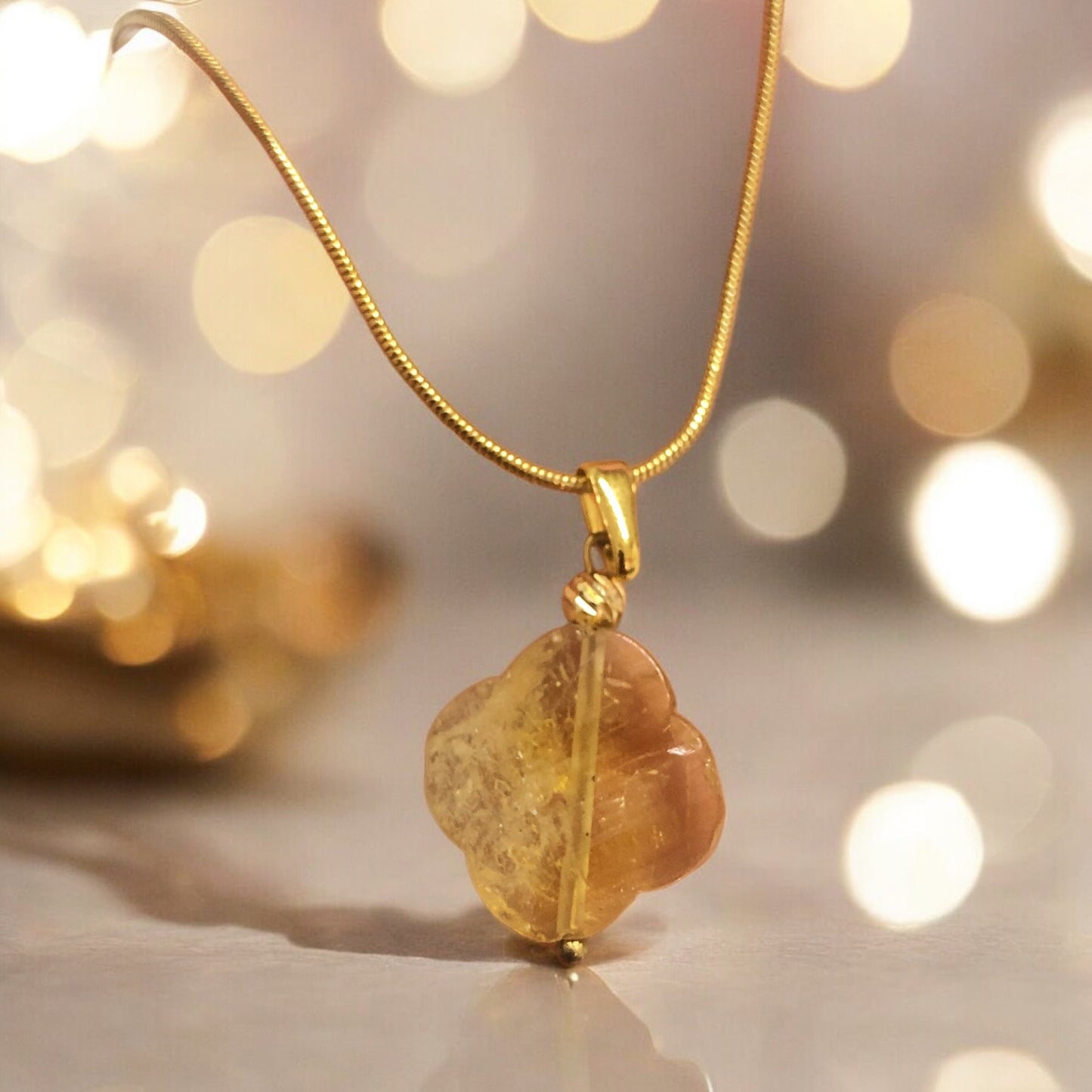 Doğal Taş Yonca Kolye Ucu - Sitrin