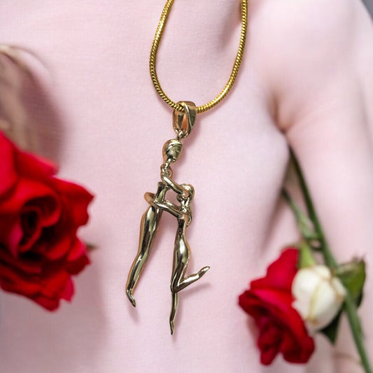 Pirinç Üzeri Rodyum Kaplama Sarılan Sevgililer