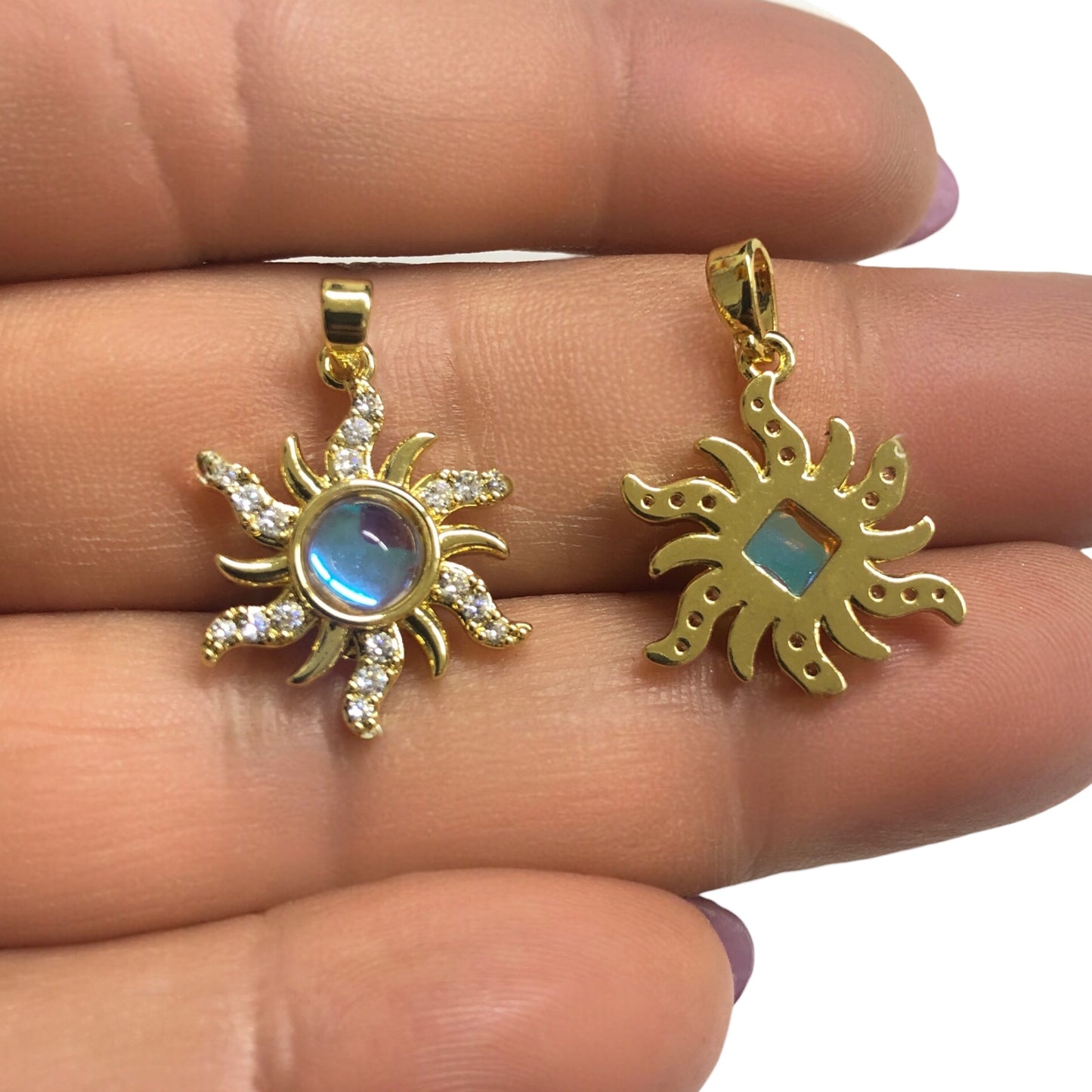 Altın Kaplama Zirkon Taşlı Güneş Kolye Ucu -Opal
