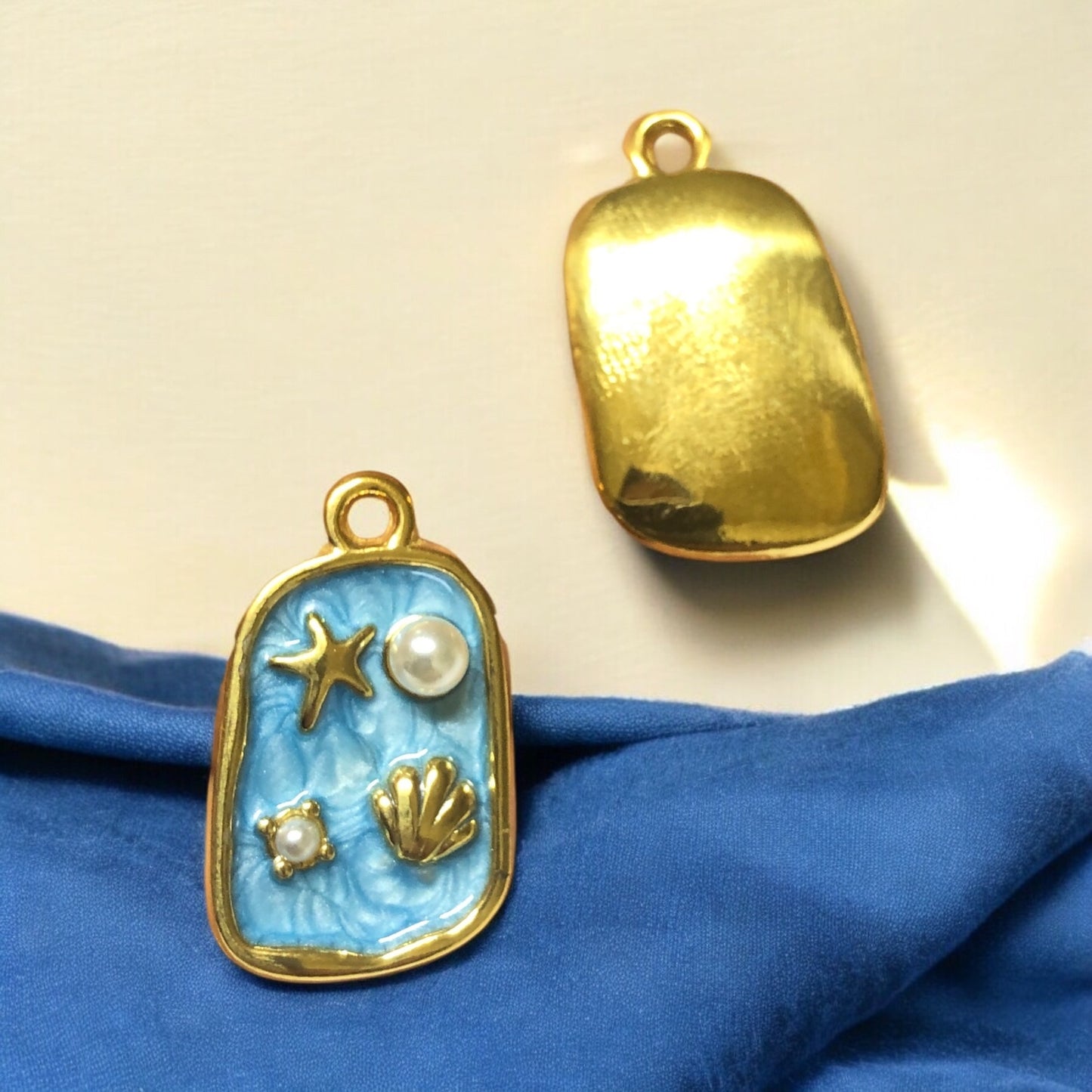 Sarı Çelik Mineli Deniz Dünyası Kolye Ucu