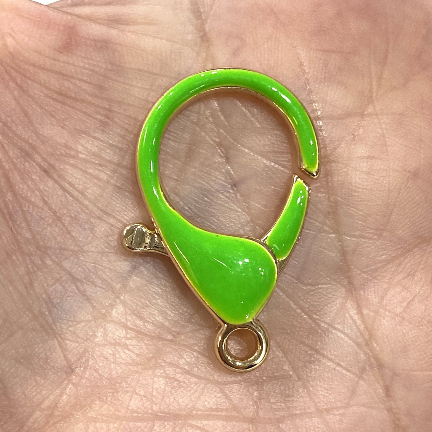 Emaille Vergoldeter Papagei 3,5 cm (Neongrün)