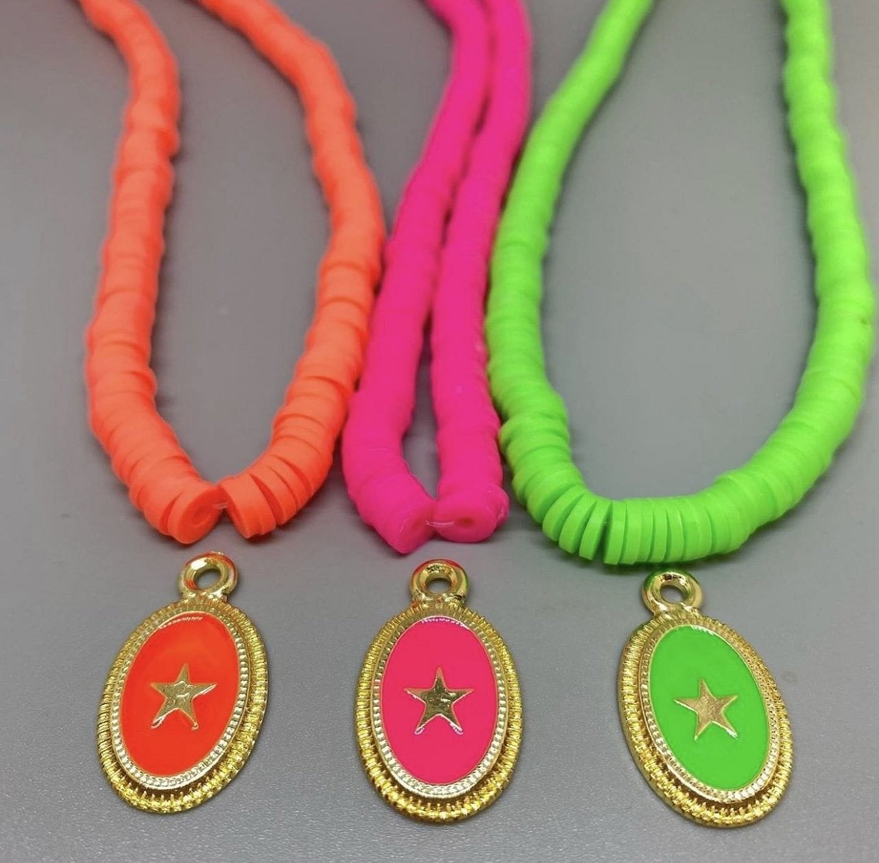 Altın Kaplama Mineli Yıldız Figürlü Kolye Ucu - Neon Pembe