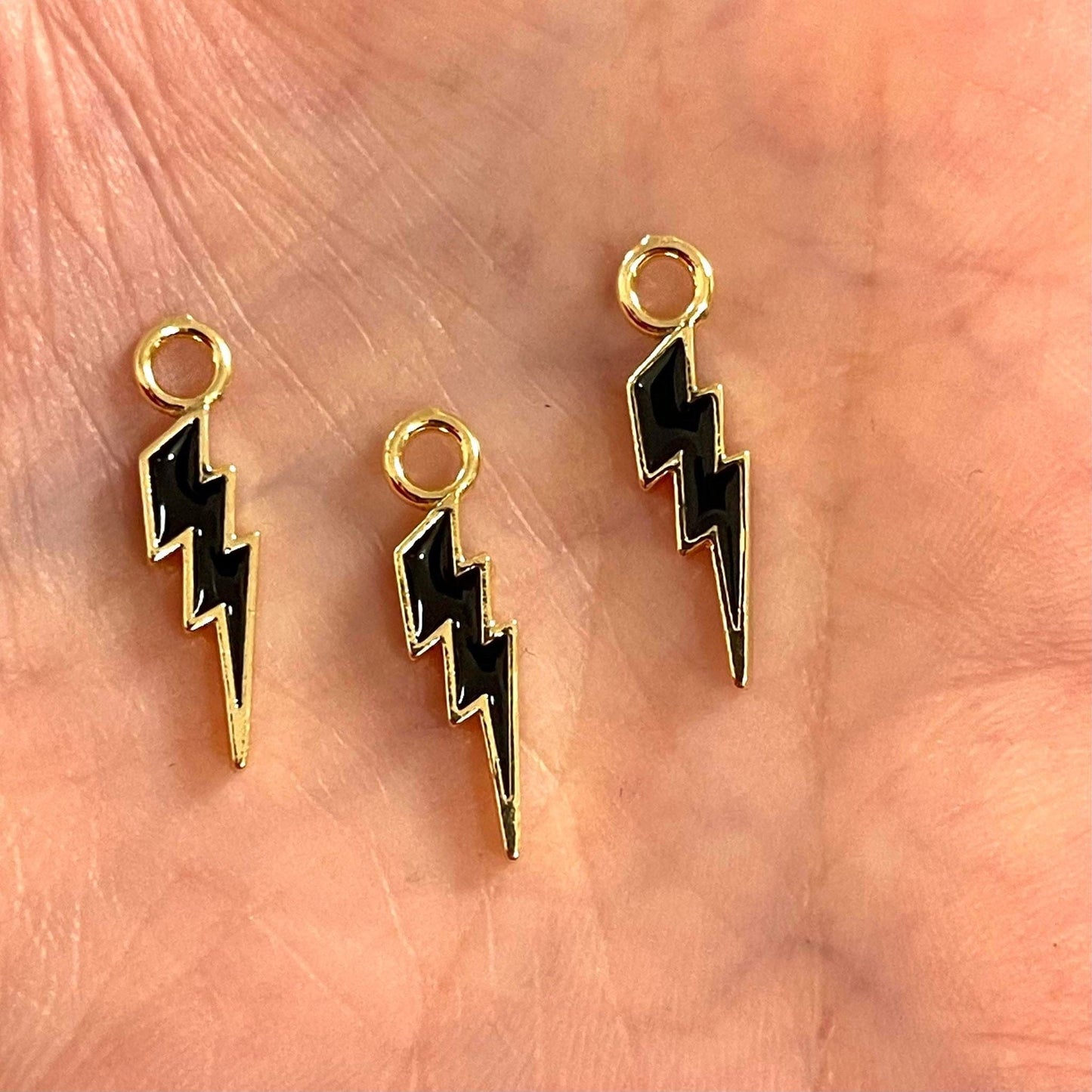 Altın Kaplama Mineli Şimşek Sallantı Aparatı - Siyah