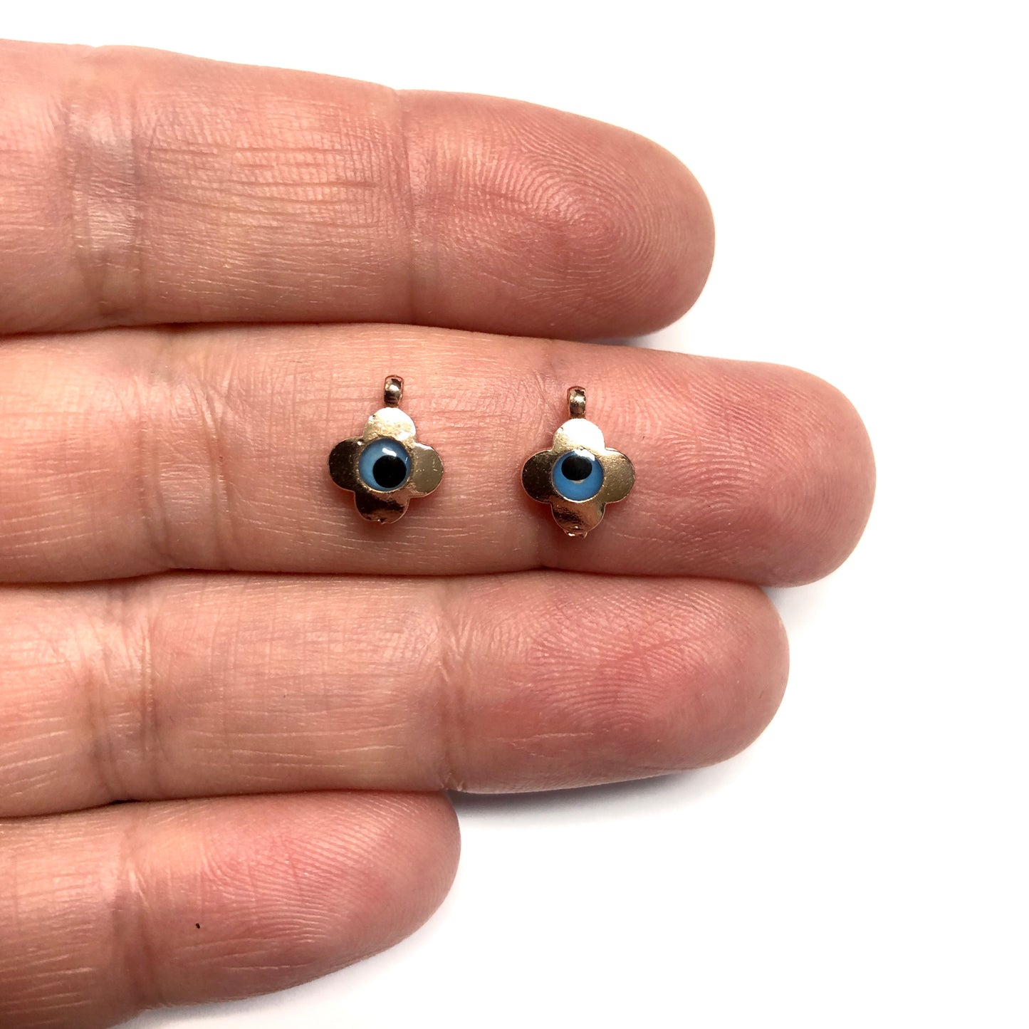 Gold Plated Zircon Stone Clover Shaking Apparatus