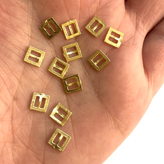 Gold Plated Zircon Stone Hz. Jesus and the Cross Pendant - 6