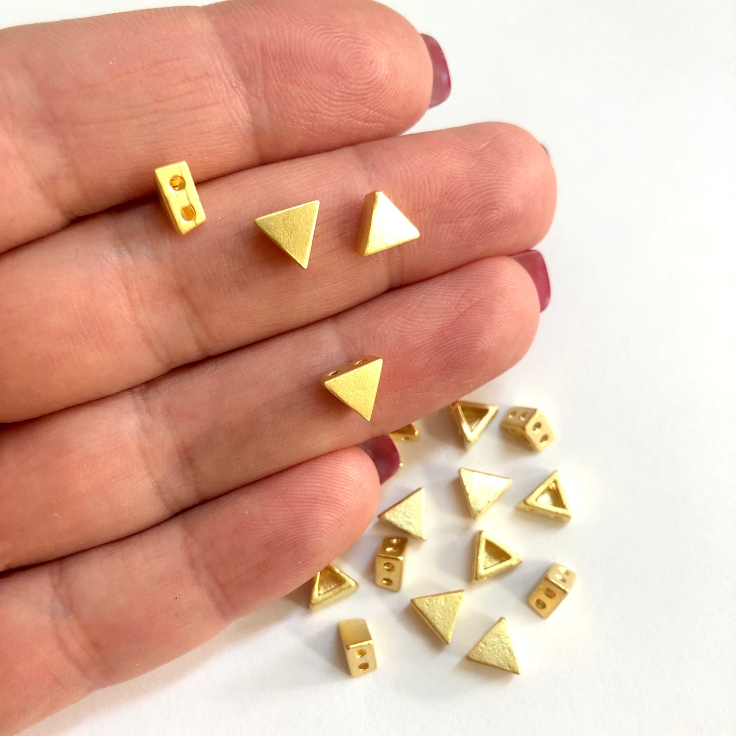 Mat Altın Kaplama Pirinç Çift Delikli Üçgen Ara Aparat