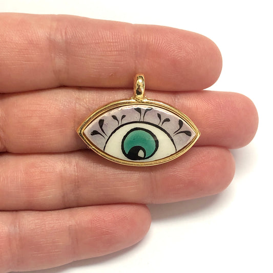 Büyük Altın Kaplama Çerçeveli El Boyaması Seramik Göz Kolye Ucu-109