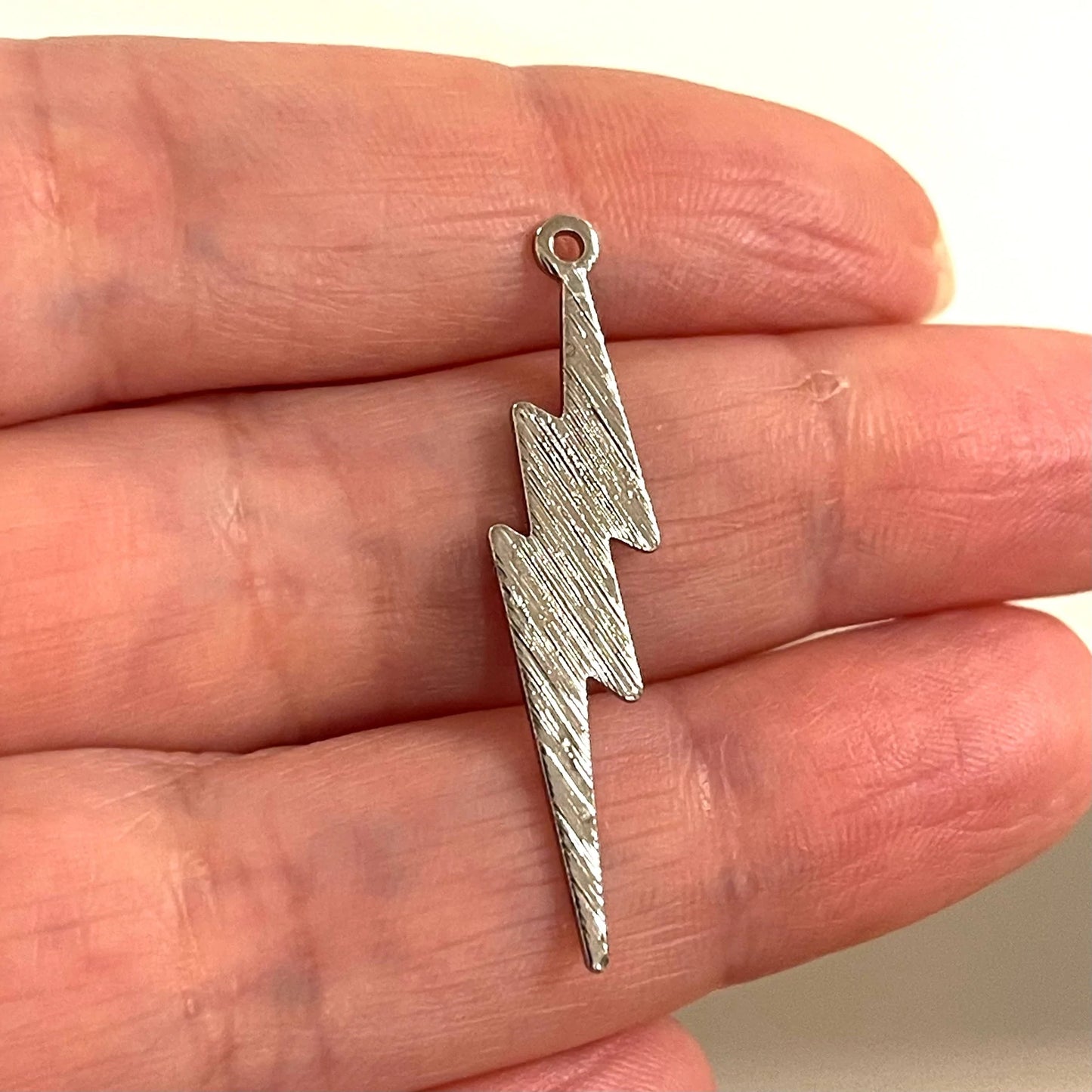 Rodyum Kaplama Şimşek Kolye Ucu