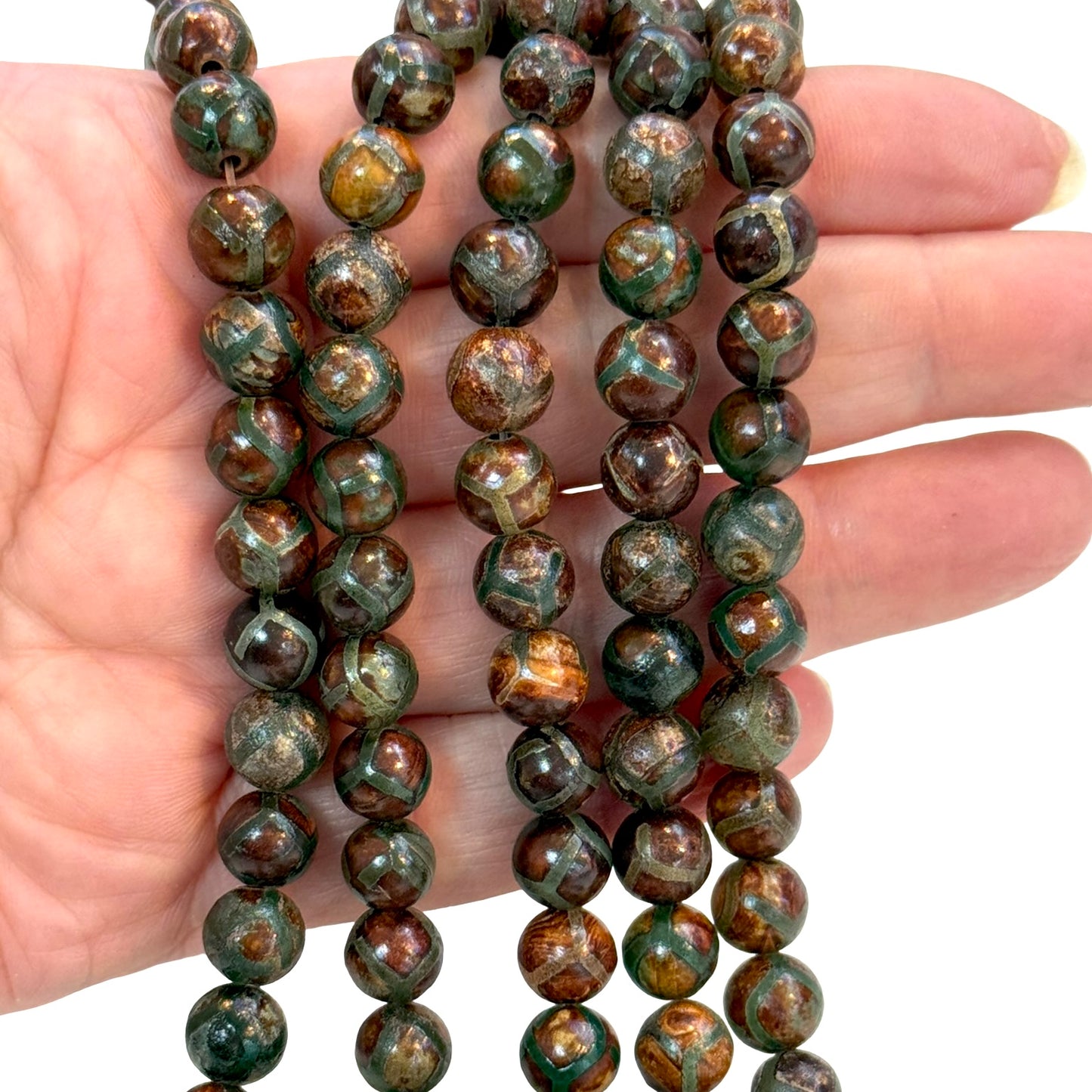 Tibet Akik Dzi Boncuk – 8mm Yuvarlak, Yaklaşık 48 Adet (Yeşil-Bronz Tonlar)