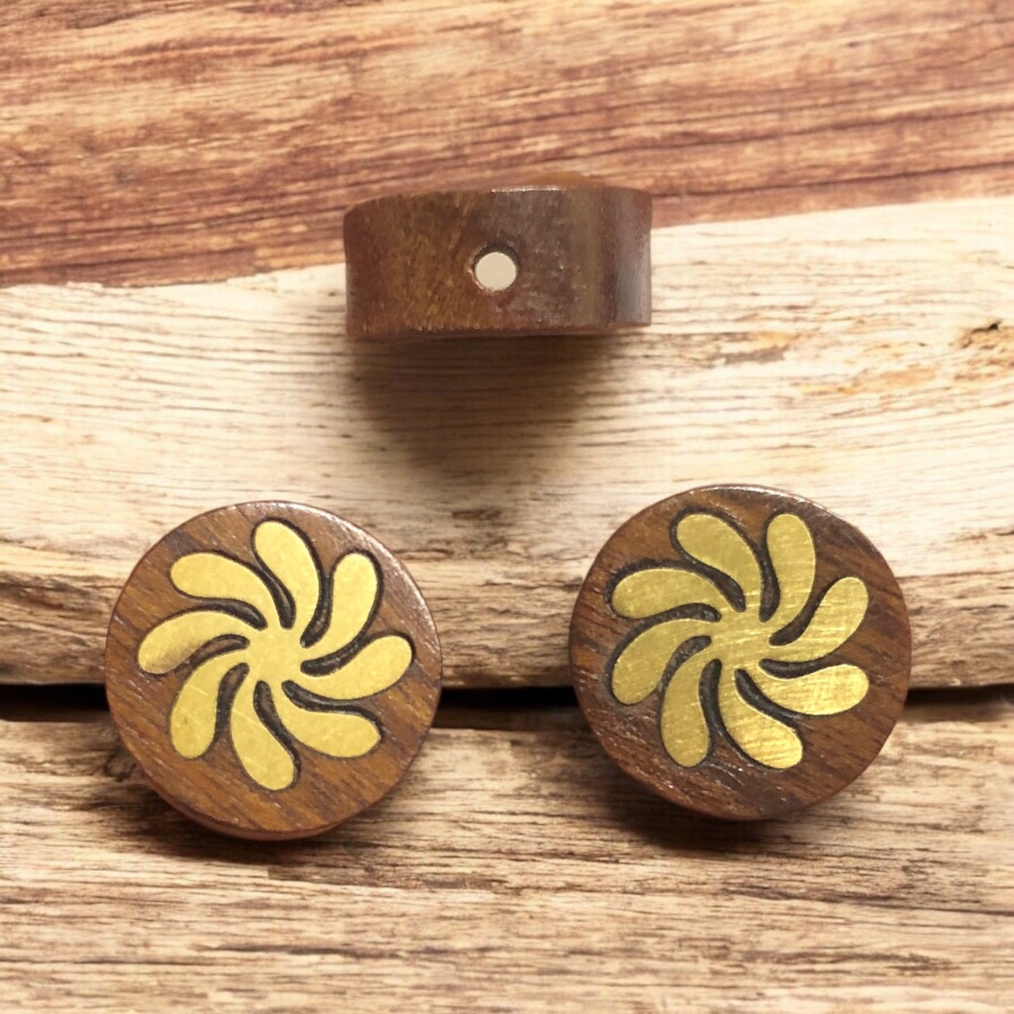 Esmer Venge Üzeri Pirinç Kakma Aparat  - 3