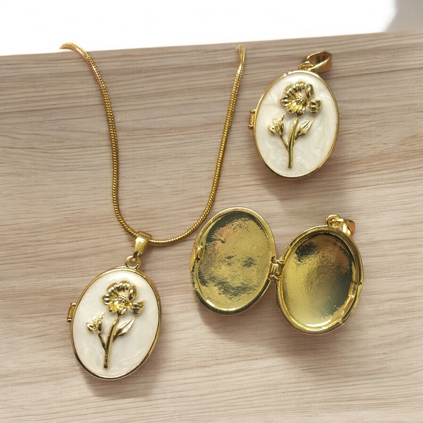 Altın Kaplama Mineli Açılabilir Kolye Ucu - Çiçek 1-Sedef