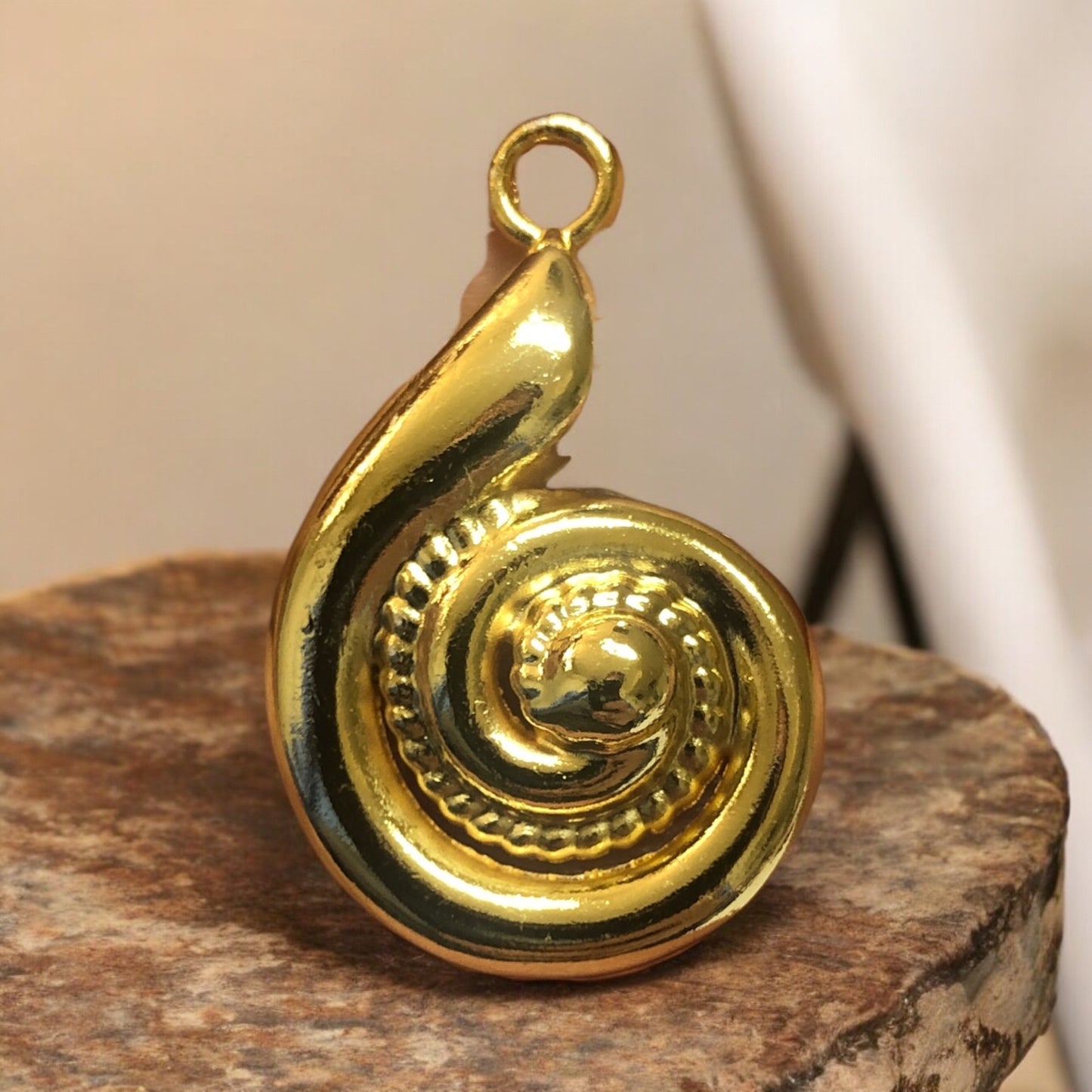 Gold Plated Enamel Strawberry Shaking Attachment - Neon Green