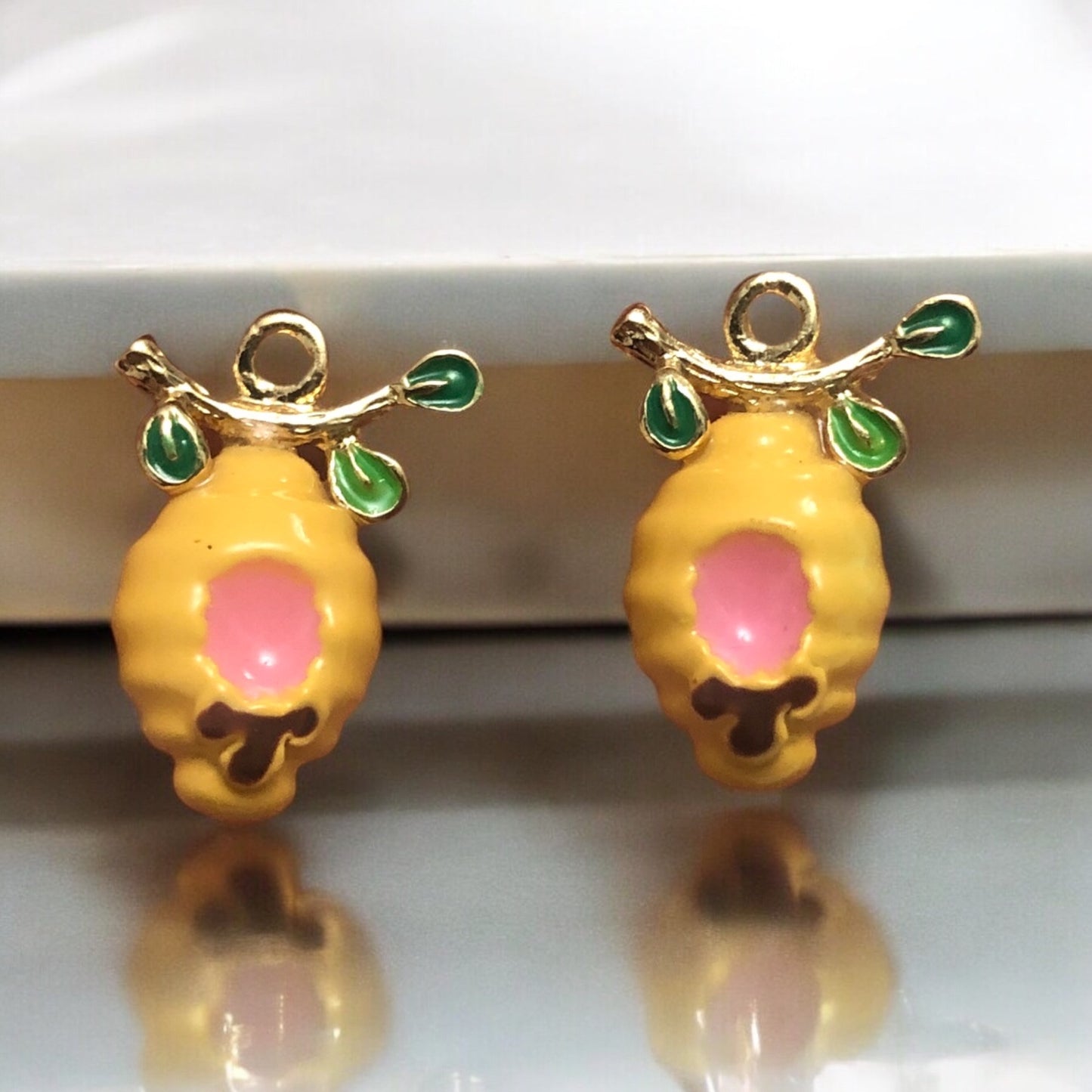 Gold Plated Enamel Strawberry Shaking Attachment - Neon Green
