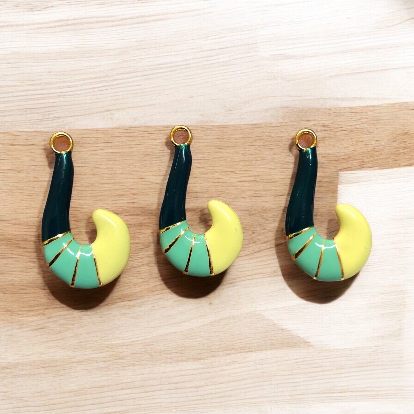 Gold Plated Enamel Strawberry Shaking Attachment - Neon Green