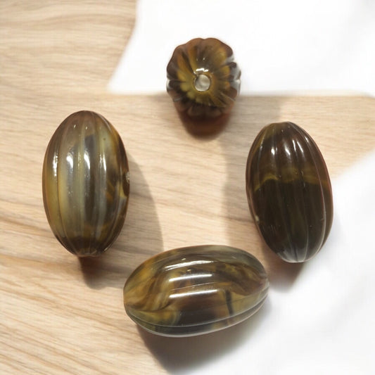 A Kalite Akrilik Çizgili Oval 17x29mm- Kahverengi  Ebruli