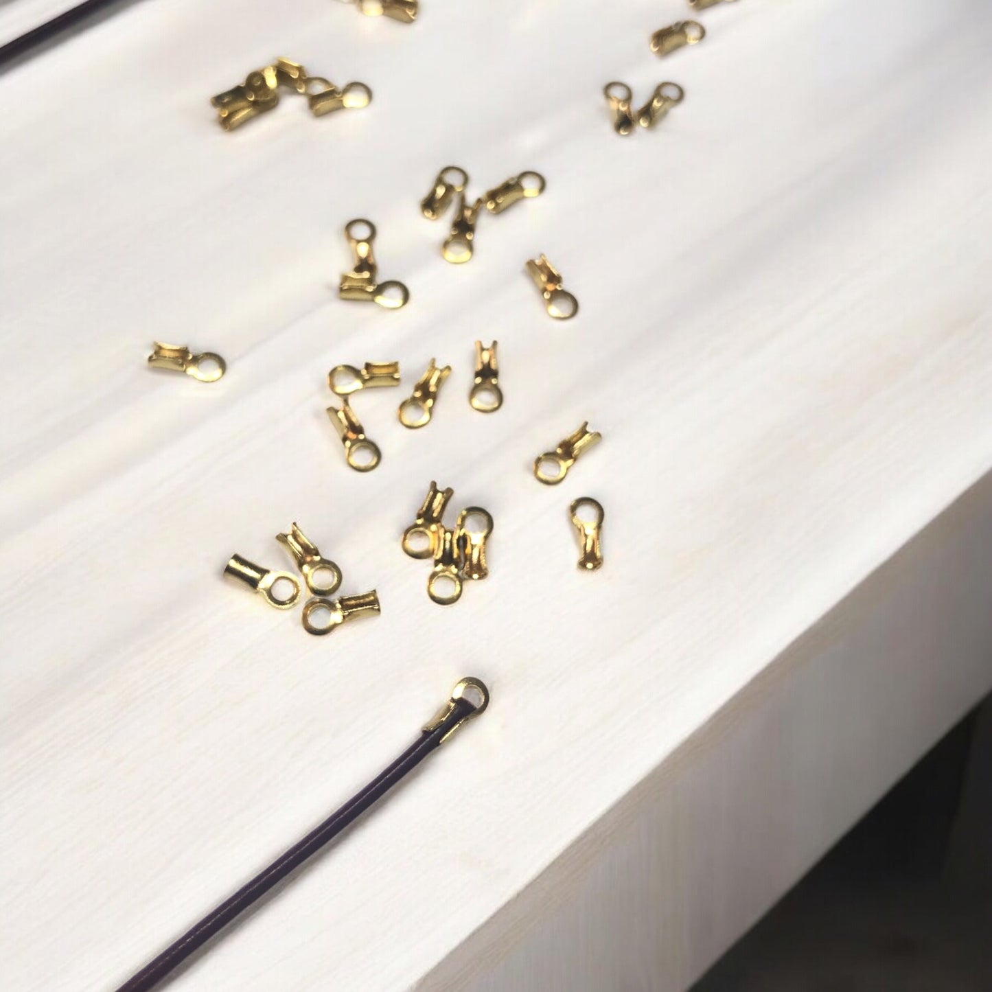 Altın Kaplama Yuvarlak Açık Deri Sıkma Küçük boy (0,8-1mm)