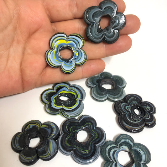 Çiçek Ocak Boncuğu Orta Boy - Siyah Ebruli