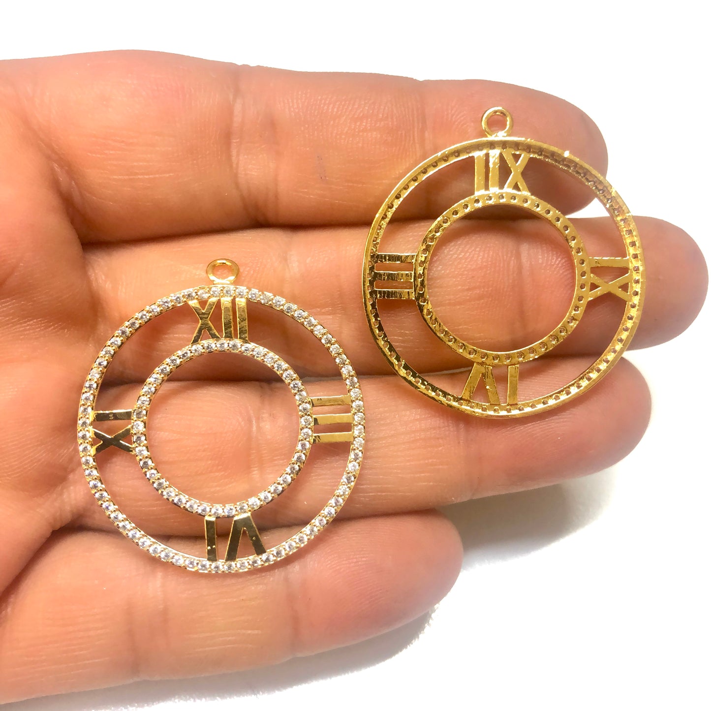 Altın Kaplama Zirkon Taşlı Saat Kolye Ucu