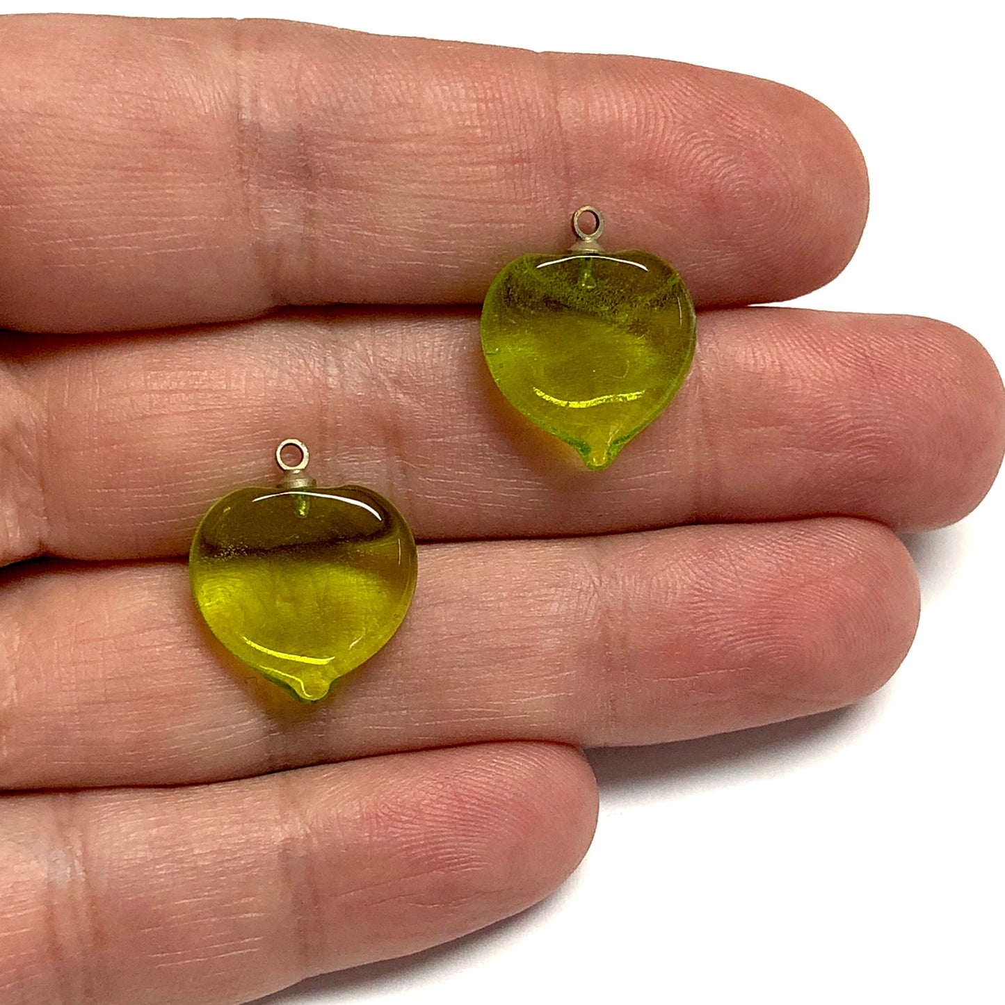 Transparentes Herz aus Muranoglas – Ölgrün
