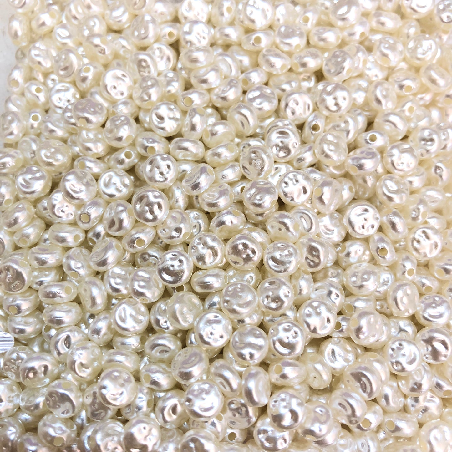 Akrilik Şekilsiz İnci Krem  - 6 mm Daire- 118