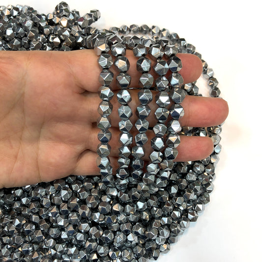 8mm Piramit Hematit - Gümüş