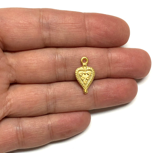 Mattvergoldetes Herz 10 mm gestickte Schaukelhalterung