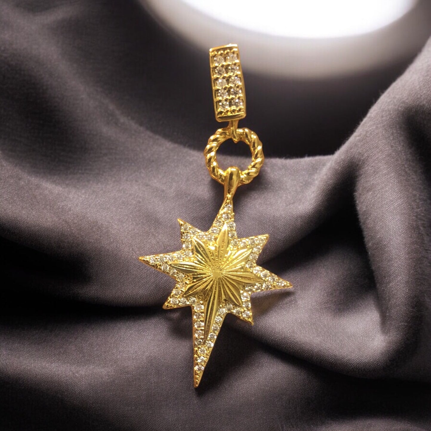 Çelik Zirkontaşlı Kutup Yıldızı Kolye Ucu