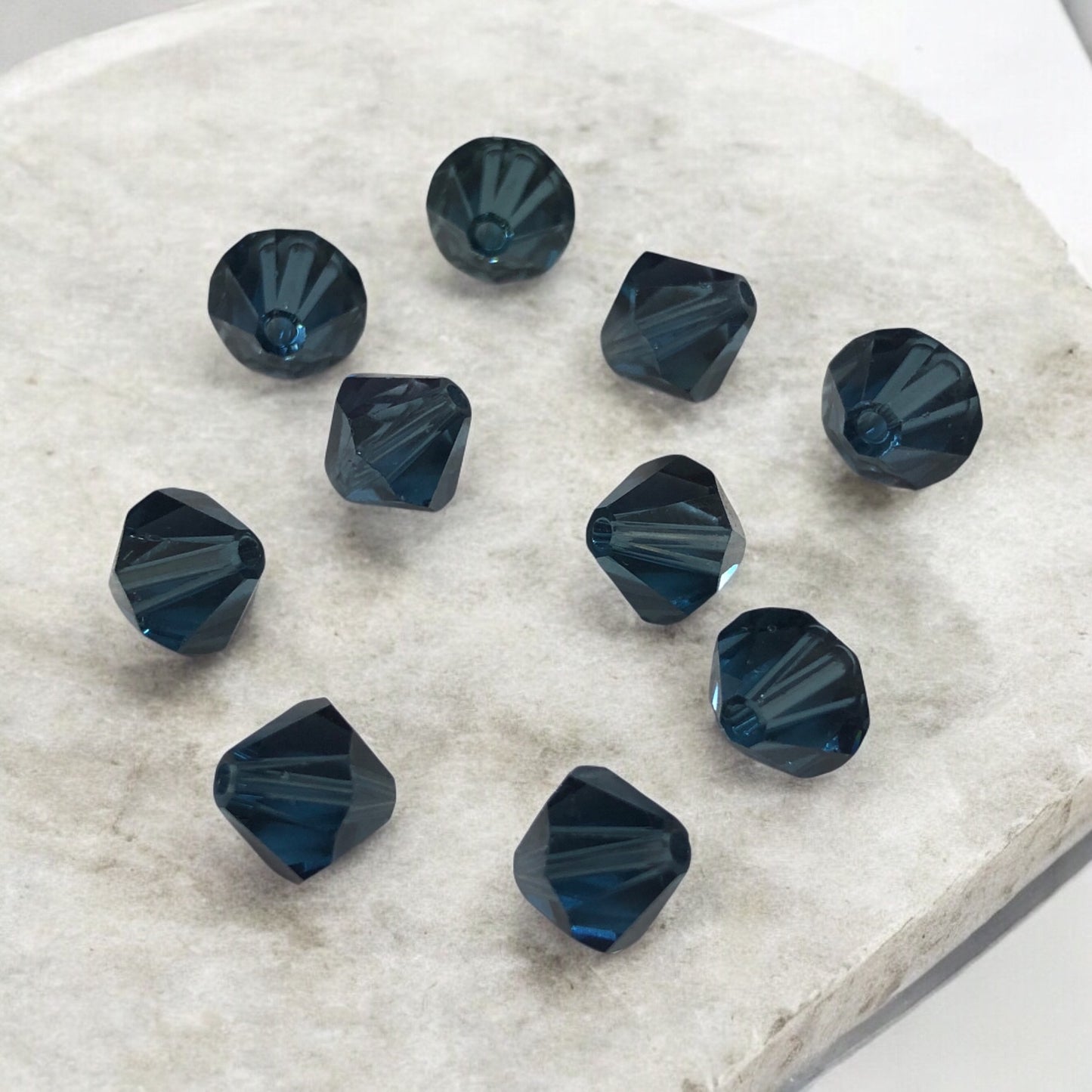 Swarovski 8mm Piramit (Bicone ) Şeffaf Mavi Gri ( Montana) - 002